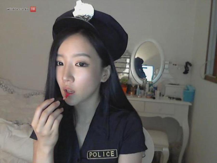 探索朴妮唛的世界，从28部种子看她的艺术之旅