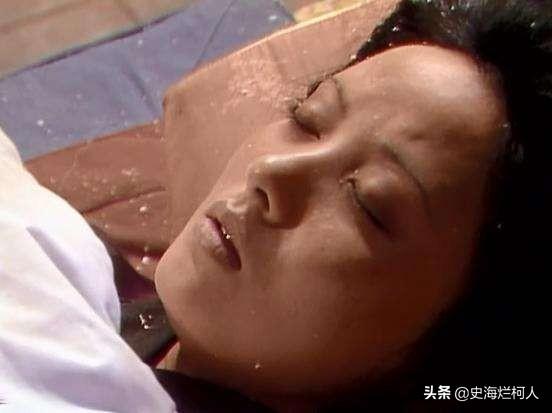 贾宝玉在轿中隐秘行动，与王熙凤的纠葛