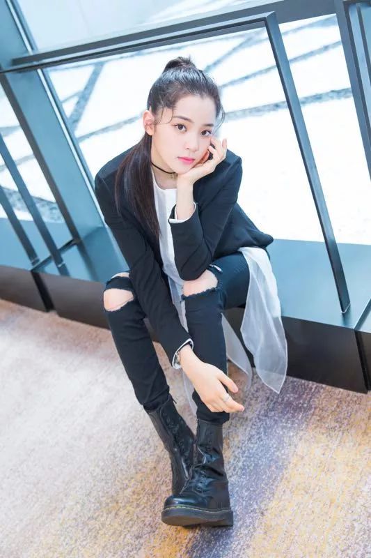 浅仓彩音，音乐中的璀璨明珠