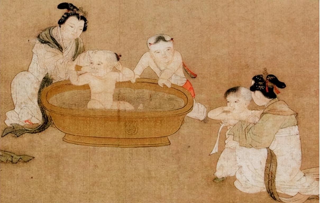 女性用品真人演示，展示真实体验与实用性的完美结合
