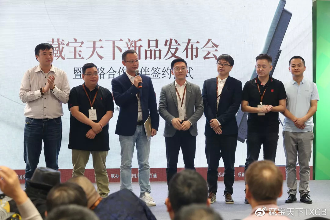 彩摘网与布衣天下的交融，探索网络时代的新型文化生态