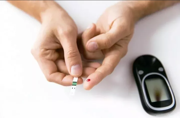 糖尿病治疗，药物治疗与胰岛素注射的对比